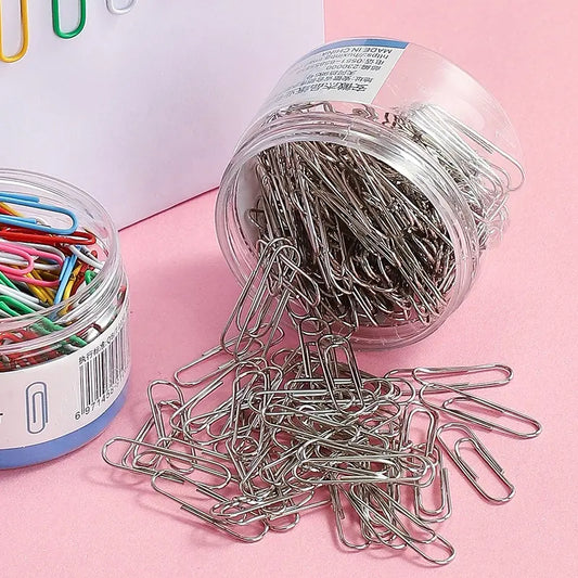 Silver paper clips, thickened electroplated paper clips, 200 pieces per box.